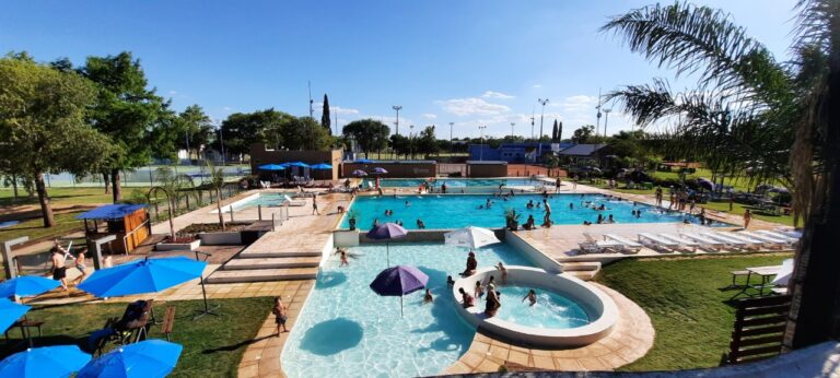 6 DE DICIEMBRE – La pileta abrirá con shows, gastronomía y para todos los socios