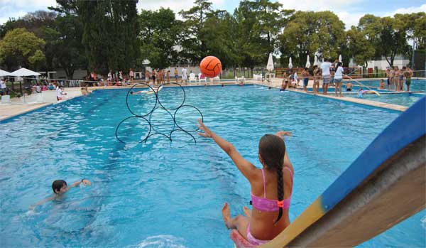 Trebolense diagrama la Colonia de Vacaciones