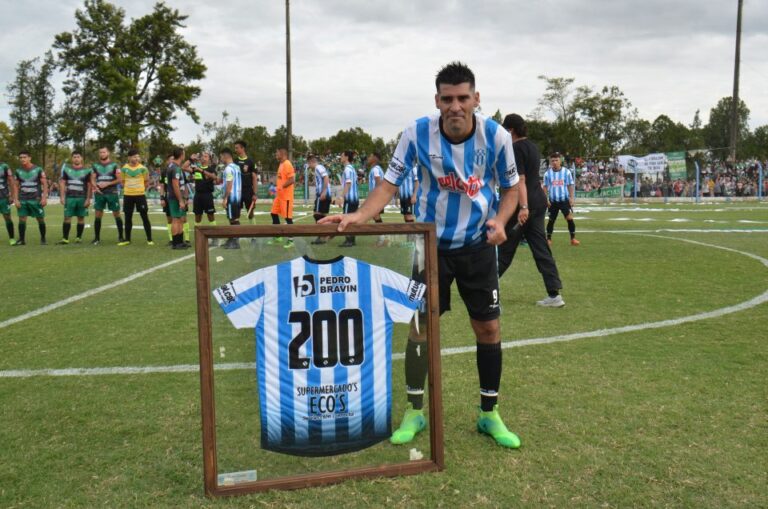 El eterno Mostro de los 200 gritos de gol