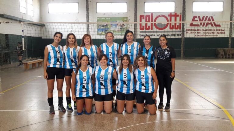 El Maxi Voley de Trebolense jugó en la Liga Seis Caminos