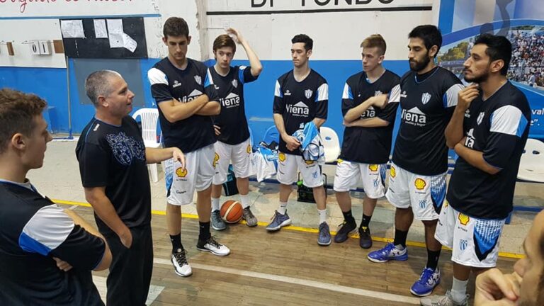 Trebolense visita a Sastre buscando no perderle pisada a los de arriba