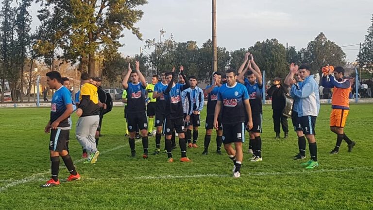 Trebolense goleó a La Emilia con ráfagas de buen fútbol