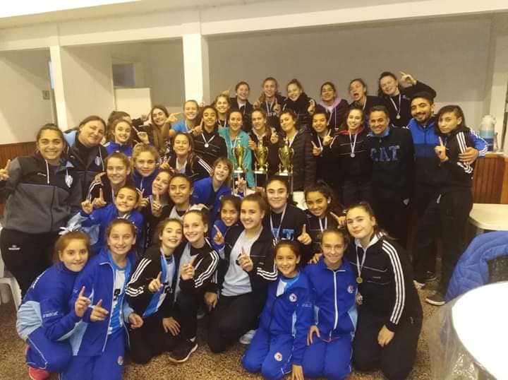 VOLEY – El «Cele» levantó la Copa en Uruguay y va por más en Brasil