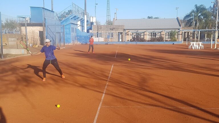 Ya se juega el regional de Tenis en Sub 18 y Sub 16