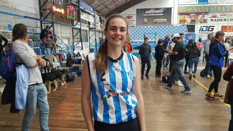 CONNIE TURLETTI – «Es hermoso jugar en tu club»