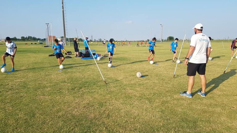 FUTBOL INFANTIL – «Con los grupos más chicos, podemos trabajar de otra manera»