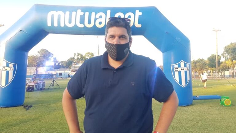 MAXIMILIANO FERRERO – «Los deportistas, los padres y los profes se merecían este reconocimiento»