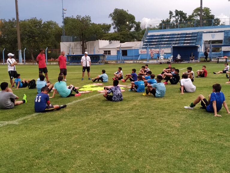 Newell´s realizó una prueba de jugadores en Trebolense