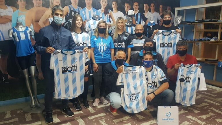 Trebolense presentó la indumentaria 2021 de fútbol y agasajó a los sponsors