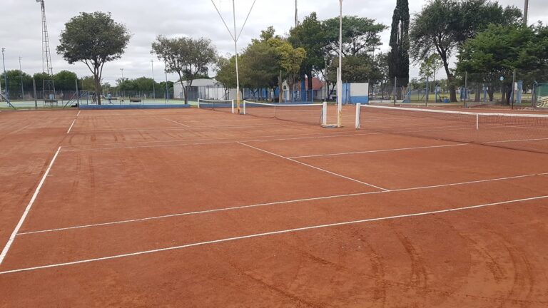 Torneo de tenis en todas las categorías
