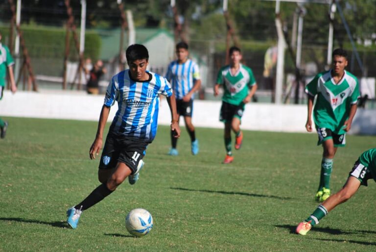 Jugamos el Clasiquito de fútbol infantil