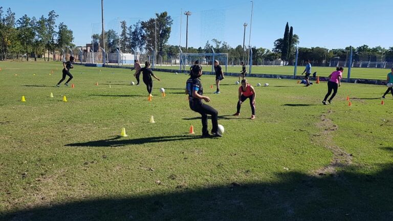 El fútbol femenino ya entrena en Trebolense