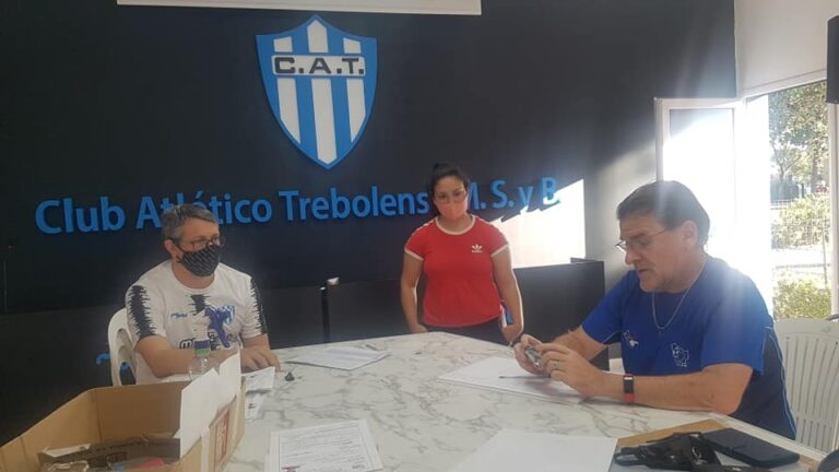 Fichamos nuestro fútbol femenino, senior y futsal