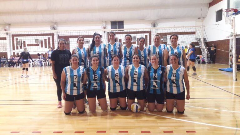 MAXI VOLEY – El «Cele» se pone a punto jugando encuentros