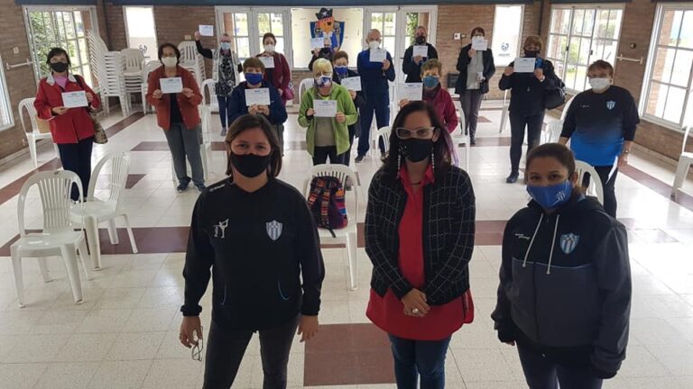 PAMCAT – Exitosa charla sobre «Personas mayores, titulares de derechos y promotores de la transformación social”