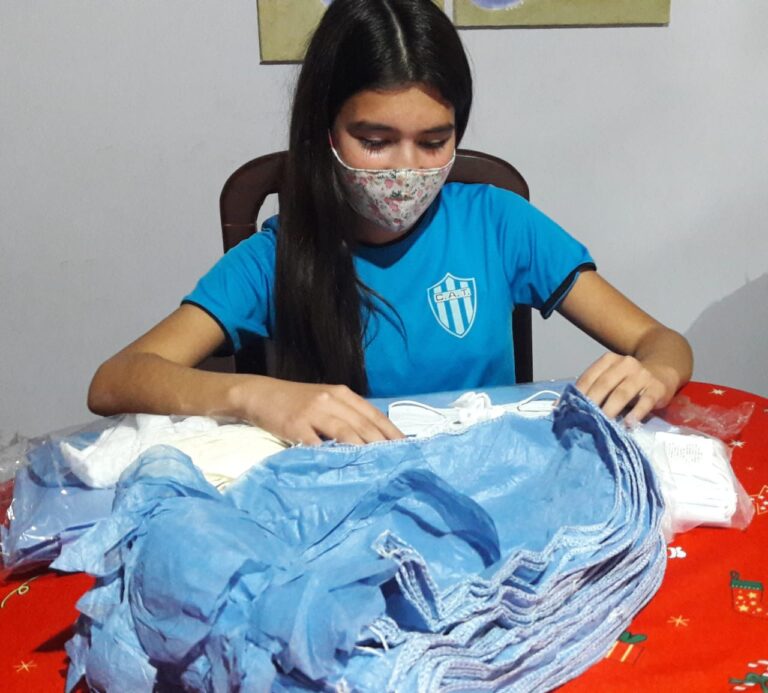 UN MUNDO MEJOR – «Trebolense voluntario» confecciona «kits covid» para el SAMCo