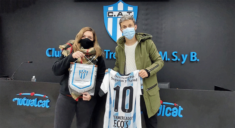 «Tatín» Fértoli visitó el club charló con los jóvenes y fue agasajado