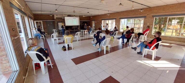 PAMCAT – Charla amena, dinámica y divertida sobre el uso de tecnologías de comunicación e información