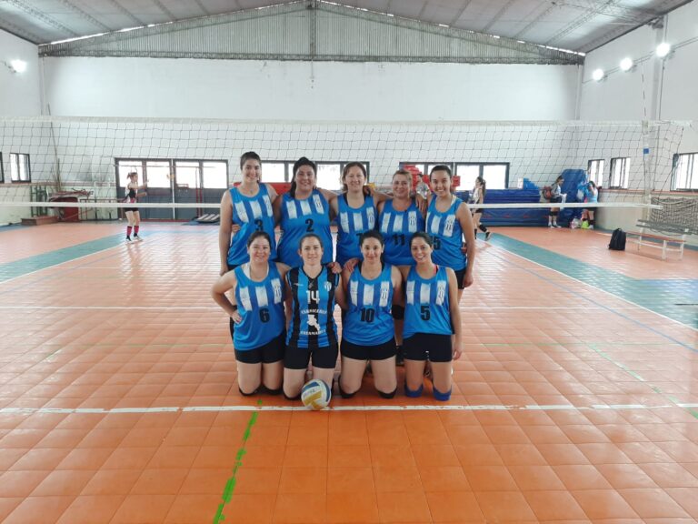 El Maxi Voley participó del encuentro de máster voley femenino en Carlos Paz