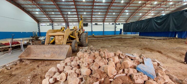 Trebolense comenzó con la segunda y tercera etapa del piso flotante para el gimnasio