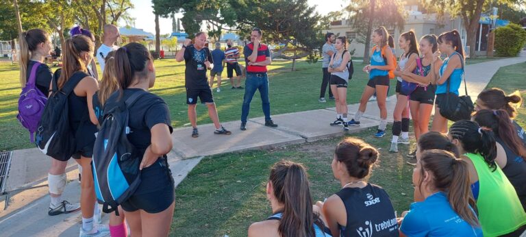 Comenzó el voley con todas las categorías