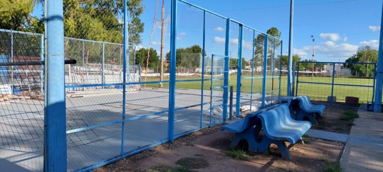 Trebolense construirá una moderna cancha de padel de blindex