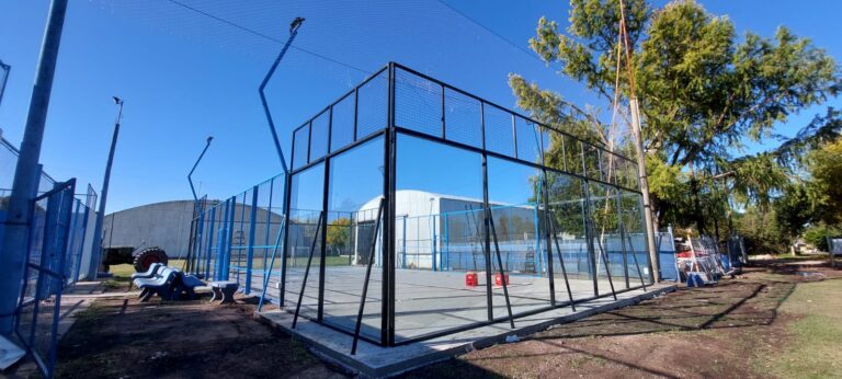 PADEL – Cancha lista y espléndida