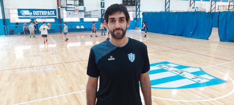 FLORES – «Estamos para pelearle a todos de local y visitante»