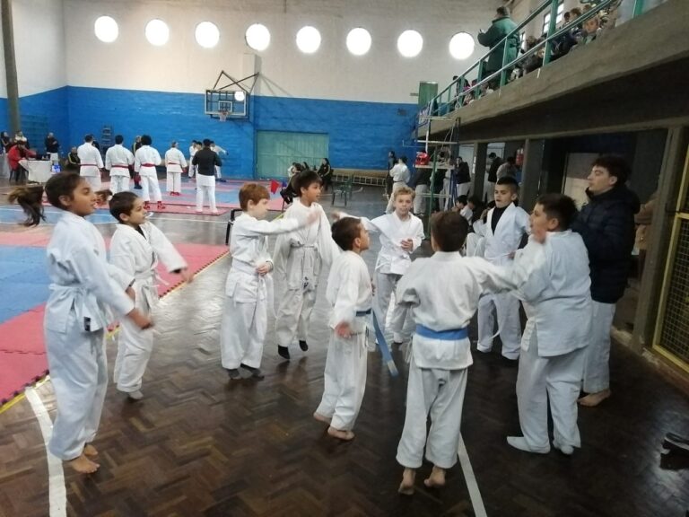 Notable experiencia de los karatecas de Trebolense en Córdoba