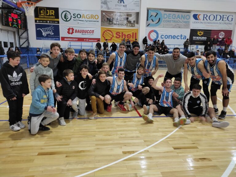 Trebolense no dudó y está en semifinales