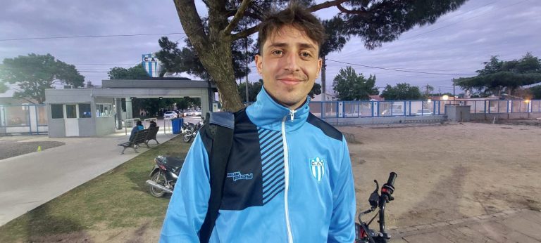 LUCAS ROSSA – «Que seamos todos de acá tiene otro gusto»