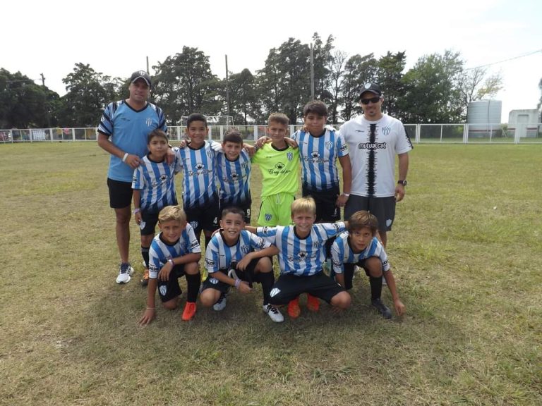 CAMPEONES EN LA PARA – La 2013 festejó en Córdoba