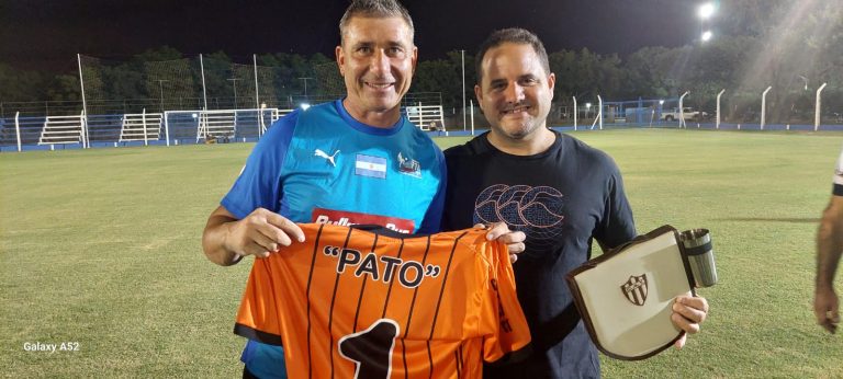 SENIOR – Empate con Bouquet, homenaje a Roberto Abbondanzieri y recuerdo al «Pato» Pietrani