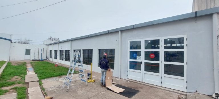 Trabajos de pintura del SUM de Trebolense