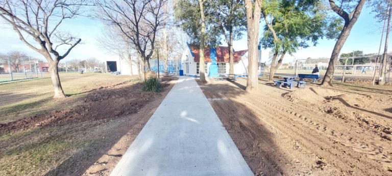 Nuevas veredas para el complejo de padel