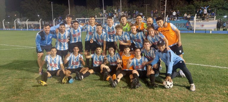 ¡Triunfo y a semis!