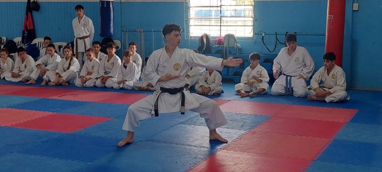 El Karate de Trebolense pasó extraordinariamente los exámenes y logró un nuevo cinturón negro