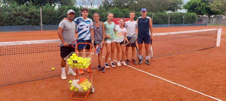Smash tenis con grandes resultados y el inicio del resto de la escuelita