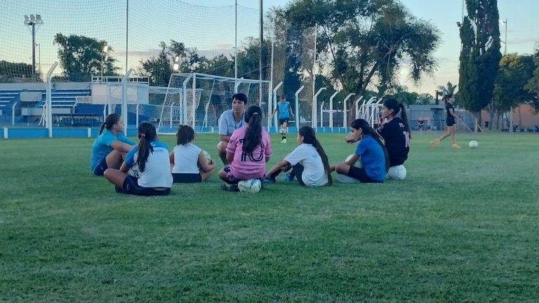 El fútbol infantil femenino ya hace historia en Trebolense