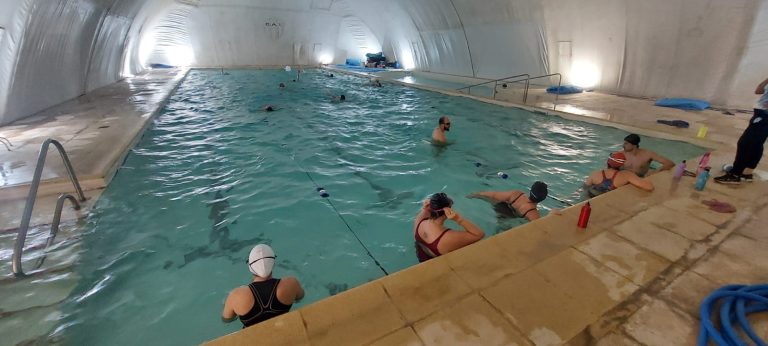 Encuentro de natación para adultos en Trebolense