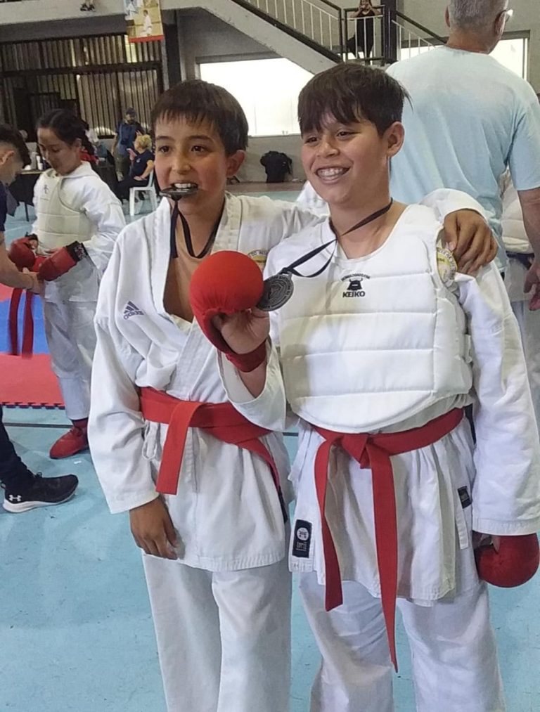 LLENO DE PODIOS – ¡El Karate la rompió en el provincial de Rosario!
