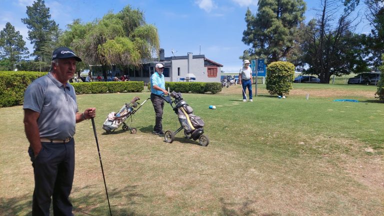 ¿Cómo está la challenger de golf a una fecha del final?
