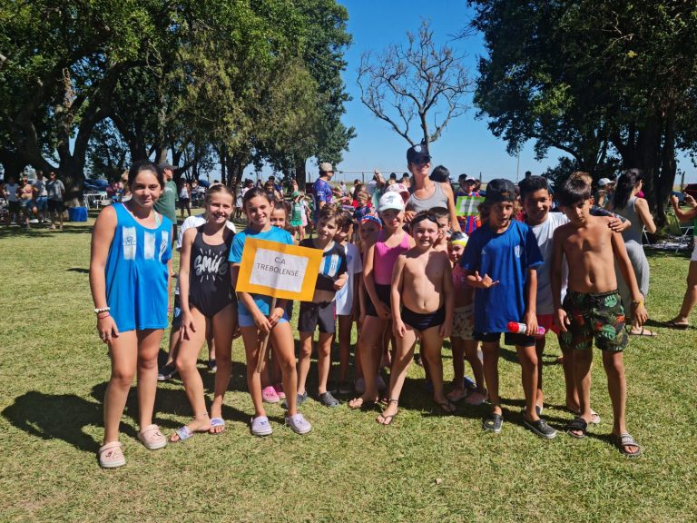 Los nadadores de Trebolense la rompieron en Los Cardos