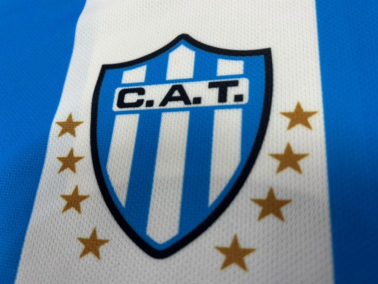 ESTA NOCHE! – Fútbol a beneficio con los campeones del 2008 y 2012