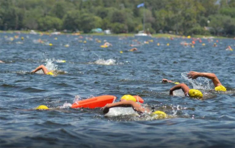 Nadadores de Trebolense realizarán el cruce del lago en Villa Rumipal
