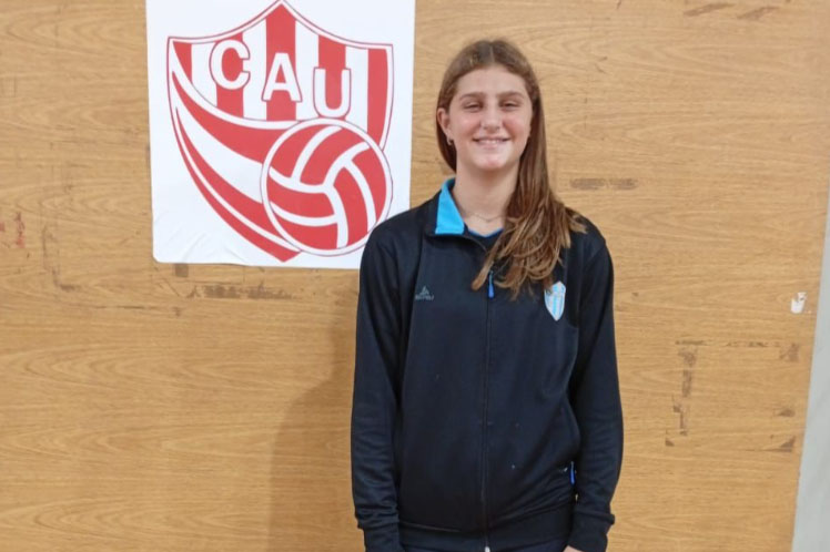 Olivia Ranzini entrena con la Pre Selección Sub 14 de Santa Fe