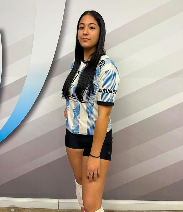 ¡Orgullo «Celeste»! Luciana Álvarez, Refuerzo Internacional para Bomberos de Villa Ocampo