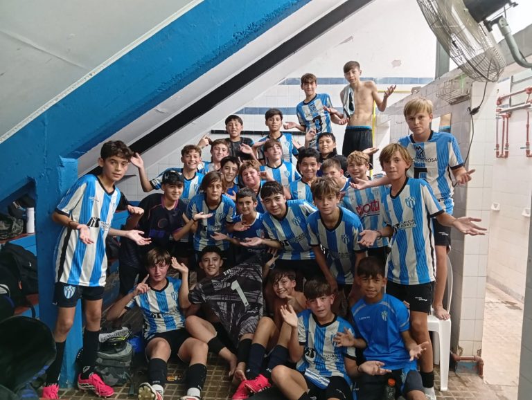 Trebolense se adueñó del “Clasiquito” y celebró una jornada perfecta en el Centenario